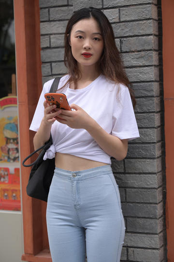 人碰人在线观看